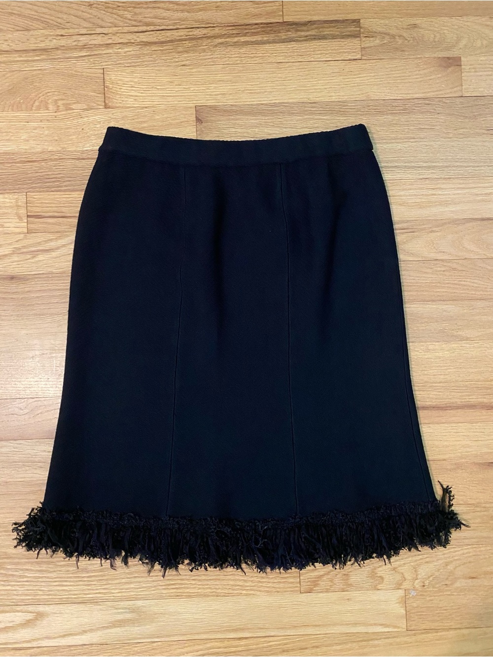 St. John Couture Black Santana Knit Fringe Hem Skirt Size 8 Made in USA